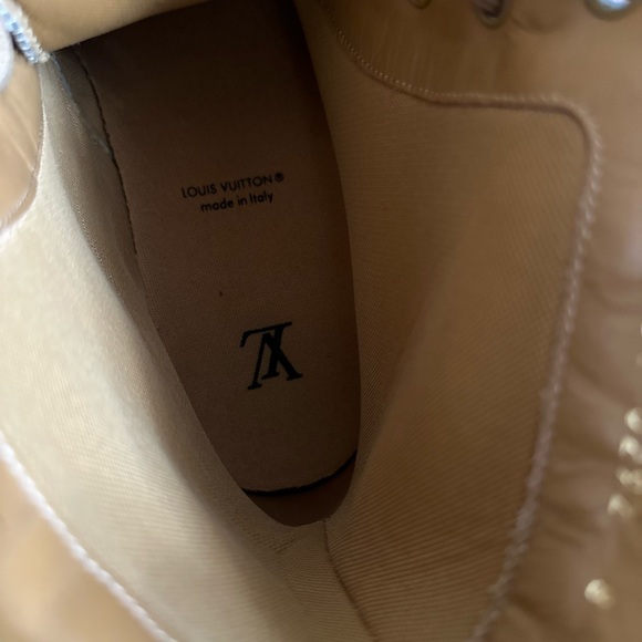 Worn two times. Very comfortable - Picture 2 of 7